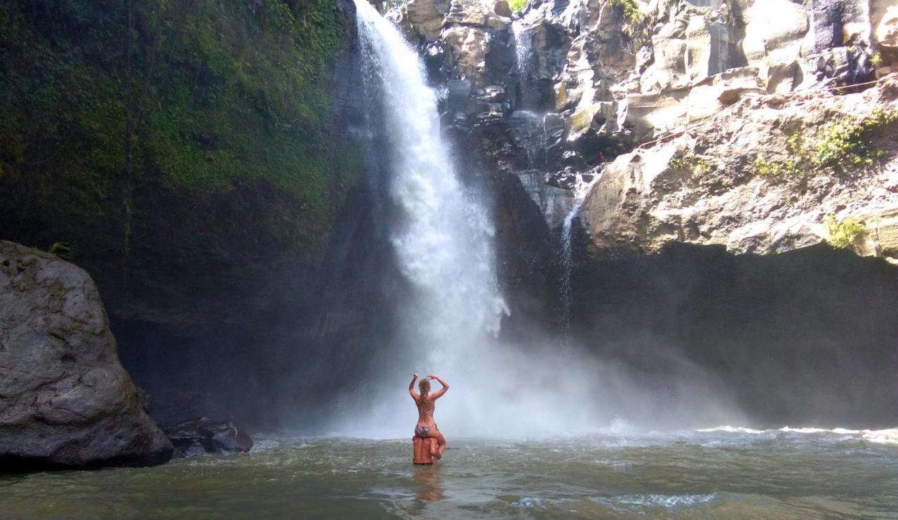 Waterfall Guest House 苏卡瓦提 外观 照片